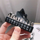 Conjunto de 27 peças de ferramentas manuais para reparo de máquinas, incluindo caixa de lata, relógio de carro, ferramentas digitais, chaves de fenda, alicates e muito mais.