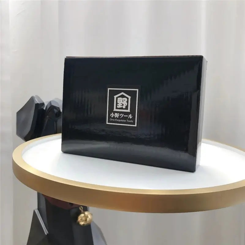 Conjunto de 27 peças de ferramentas manuais para reparo de máquinas, incluindo caixa de lata, relógio de carro, ferramentas digitais, chaves de fenda, alicates e muito mais.